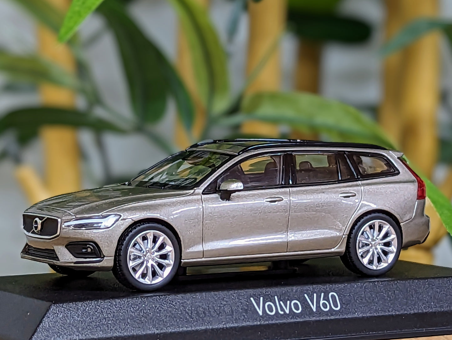 NOREV Volvo V60 - Pebble Grey - 1/43 Diecast Car Scale Model - Free UK Delivery