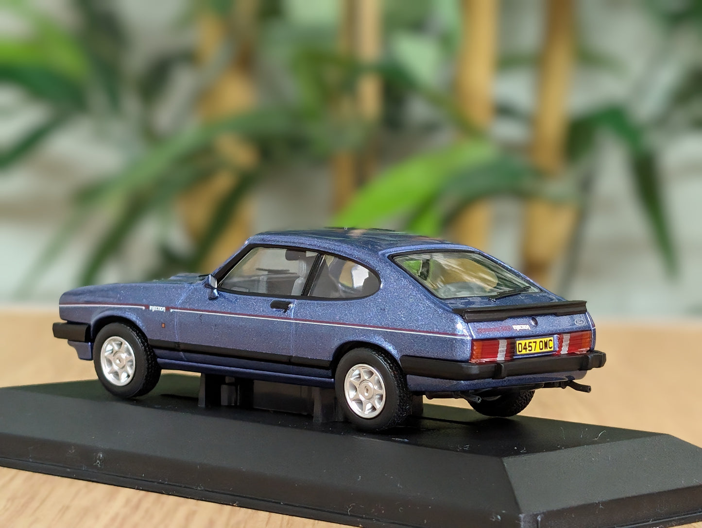 Corgi Vanguards - VA10822 - 1/43 Diecast Car Scale Model - Ford Capri 2.8 MK3 Injection Special - Paris Blue