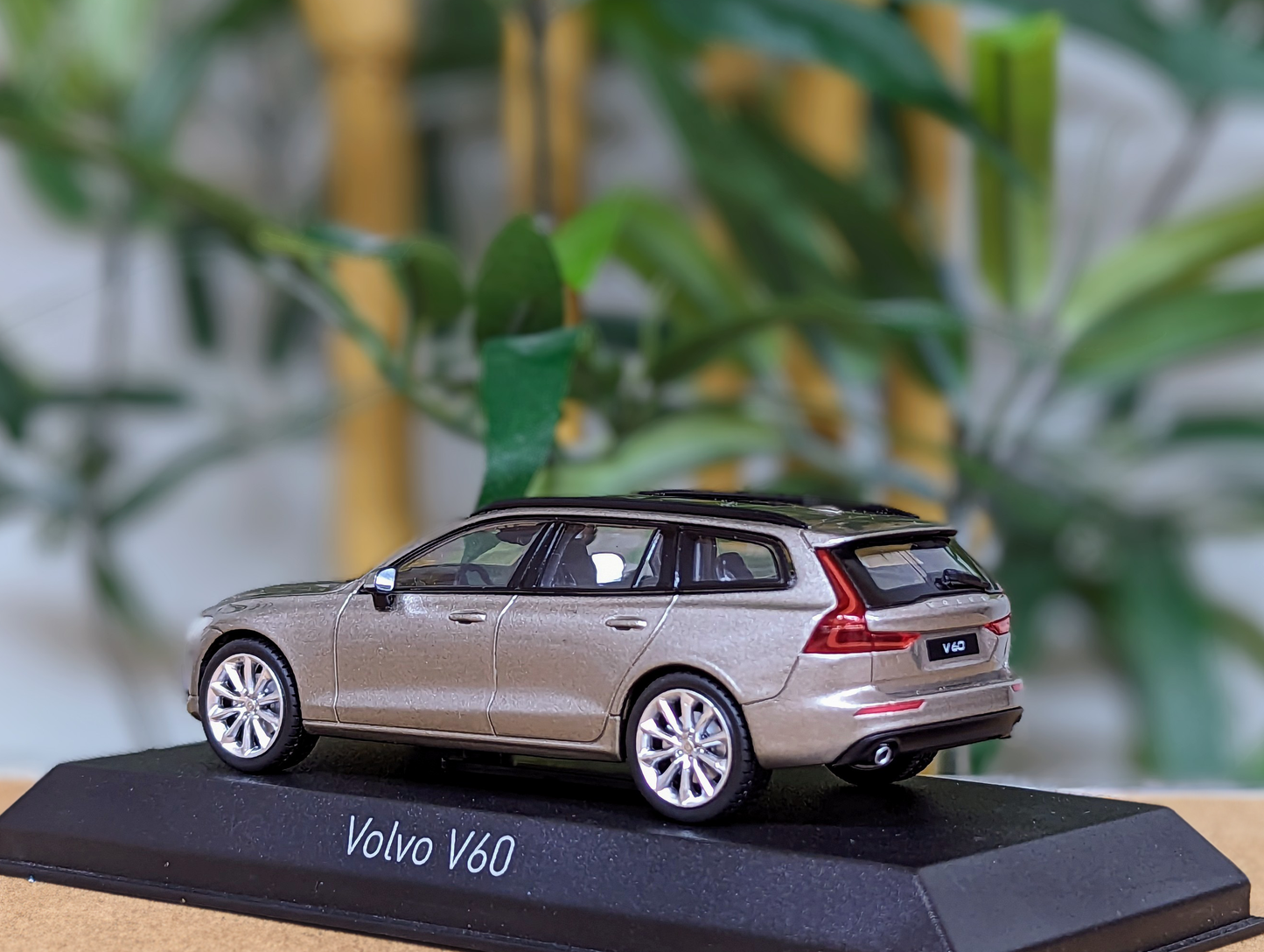 NOREV Volvo V60 - Pebble Grey - 1/43 Diecast Car Scale Model - Free UK Delivery